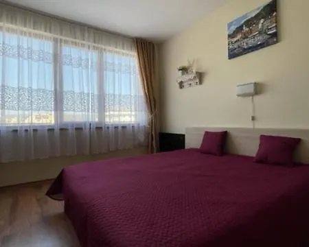 Апартаменты Summer Breeze 406 Sunny *