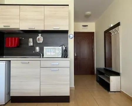 Summer Breeze 406 Sunny * סאני ביץ'