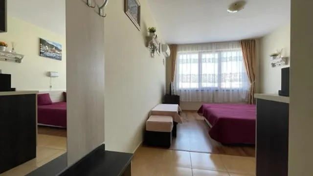 Апартамент Summer Breeze 406 Sunny