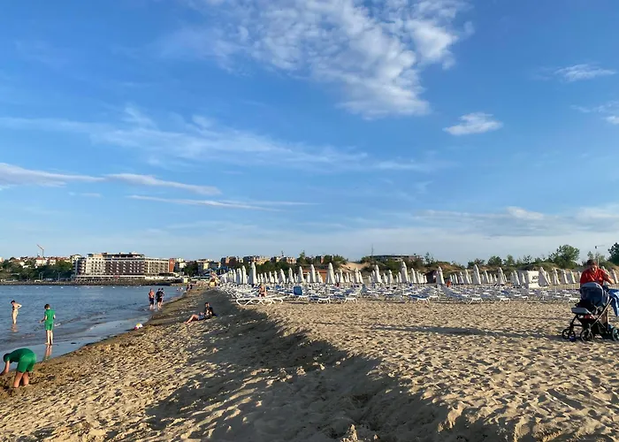 Апартамент Summer Breeze 406 Sunny